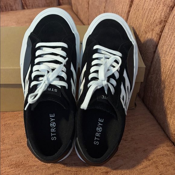 STRAYE Logan Vintage Black suede white flame skater sneakers, size US Men’s 10 - Picture 4 of 11